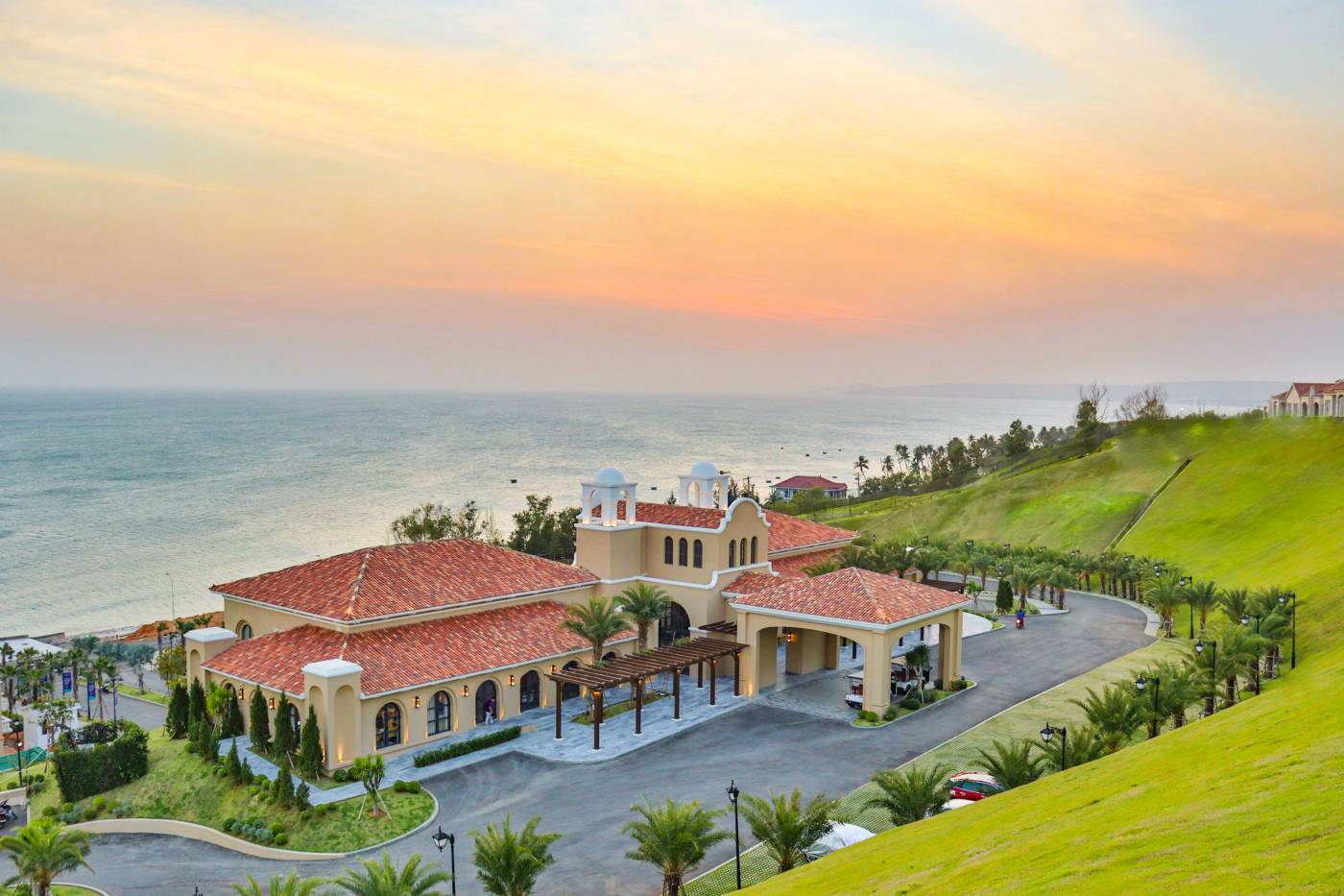 CMV-Welcome-center_exterior_12