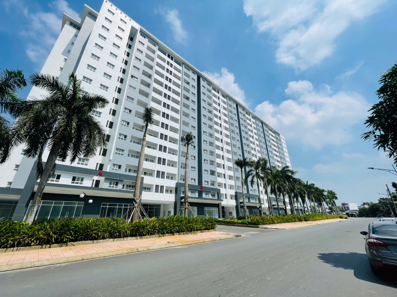 hinh-thuc-te-conic-boulevard-4